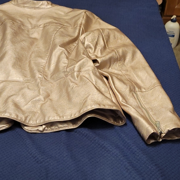 Jacket - Picture 2 of 2